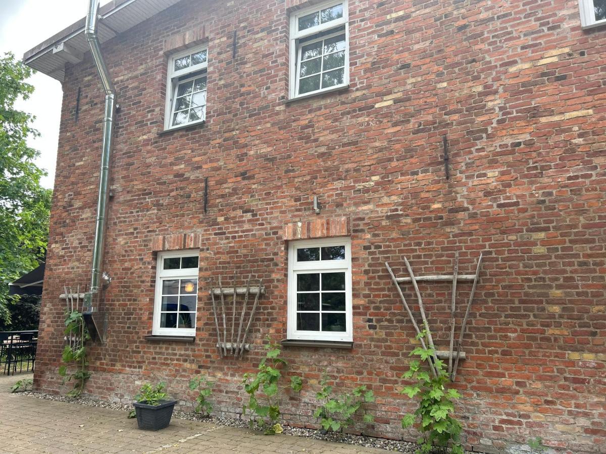Ferienwohnungen Poppelvitz Altefähr Exterior foto