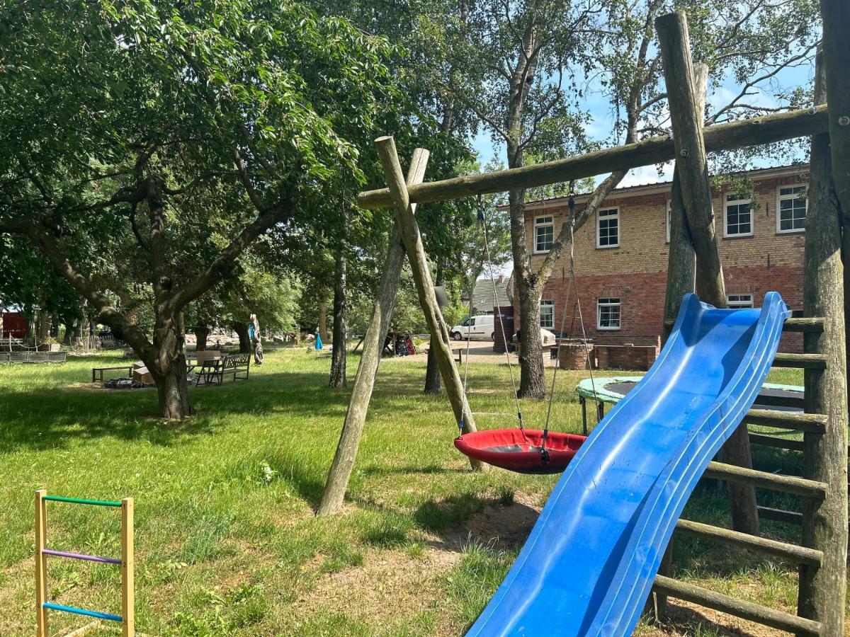 Ferienwohnungen Poppelvitz Altefähr Exterior foto