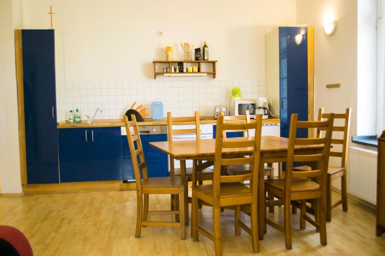 Ferienwohnungen Poppelvitz Altefähr Exterior foto