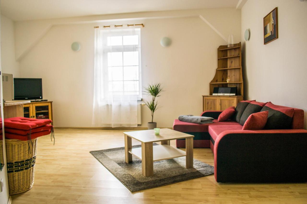 Ferienwohnungen Poppelvitz Altefähr Exterior foto